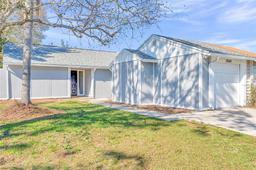 Picture of 3246 Fox Lake Drive, Tampa, FL 33618