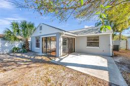 Picture of 3246 Fox Lake Drive, Tampa, FL 33618