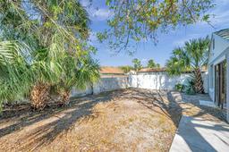 Picture of 3246 Fox Lake Drive, Tampa, FL 33618
