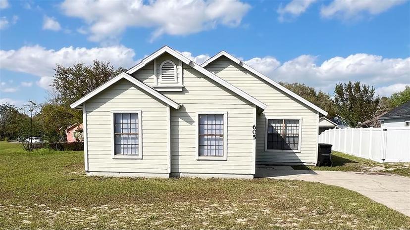 Picture of 605 Swallow Court, Apopka FL 32712