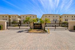 Picture of 1076 Paseo Del Rio Ne, St Petersburg, FL 33702