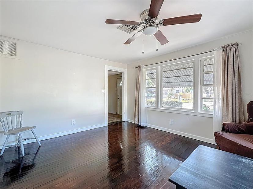 Picture of 1700 30Th Avenue N, St Petersburg FL 33713