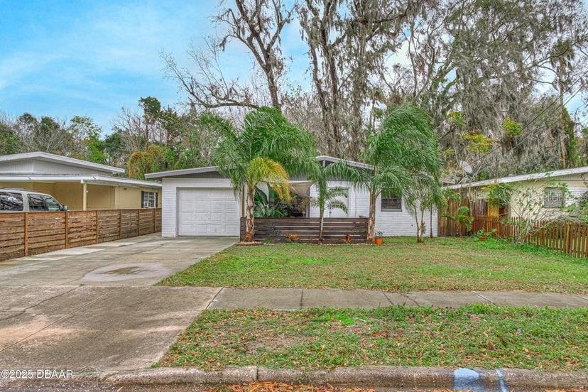 Picture of 761 Greenway Place, Daytona Beach FL 32114