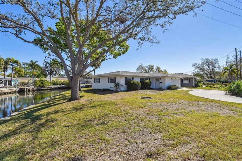 Picture of 5167 Venetian Boulevard Ne, St Petersburg FL 33703