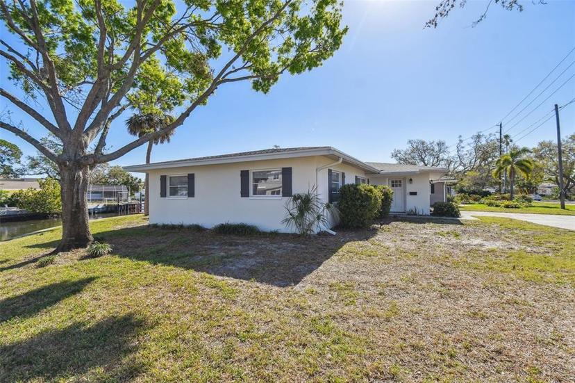 Picture of 5167 Venetian Boulevard Ne, St Petersburg FL 33703