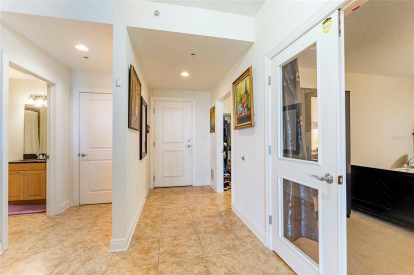 Picture of 628 Cleveland Street Unit 907, Clearwater FL 33755