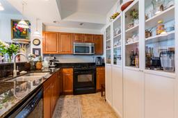 Picture of 628 Cleveland Street Unit 907, Clearwater, FL 33755