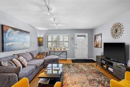 Picture of 5840 30Th Avenue S Unit 305, Gulfport, FL 33707