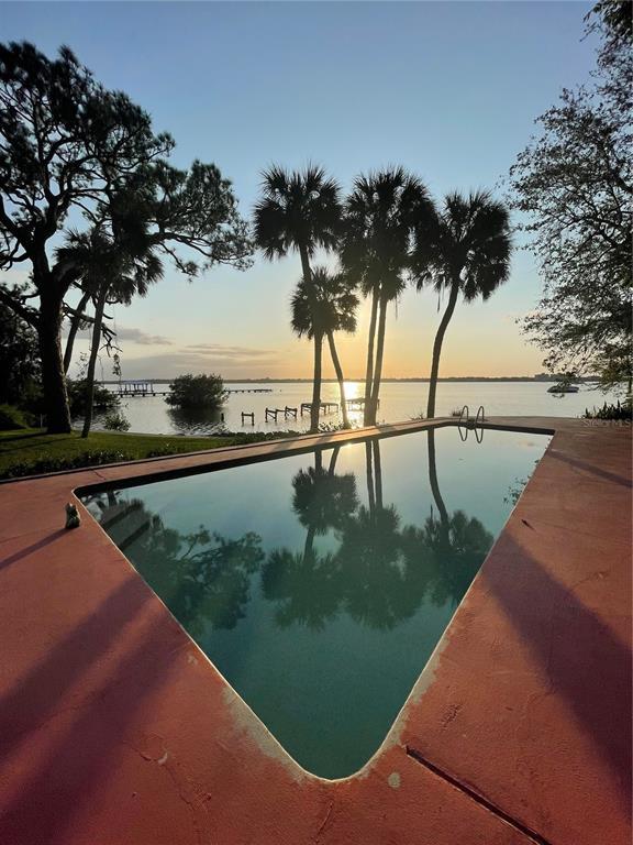 Picture of 327 S Tropical Trail, Merritt Island FL 32952