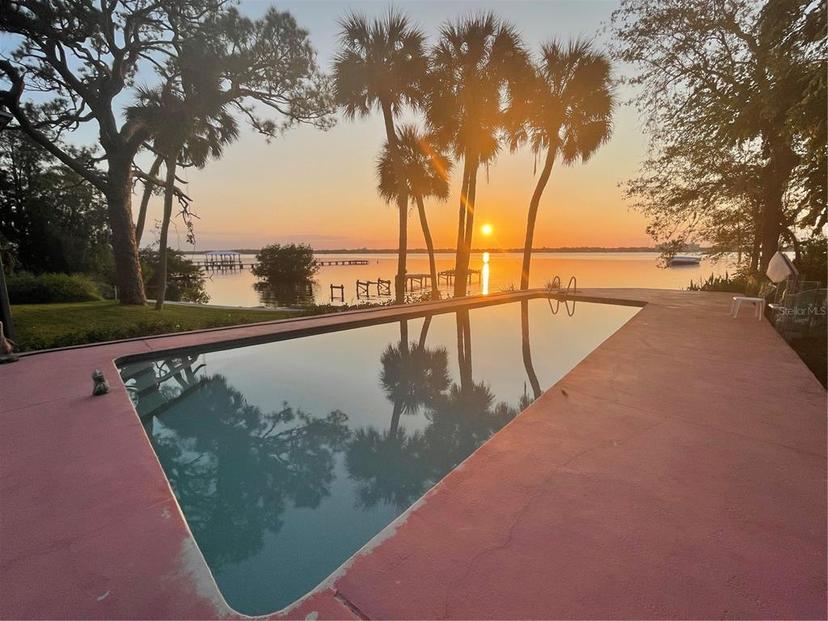 Picture of 327 S Tropical Trail, Merritt Island FL 32952