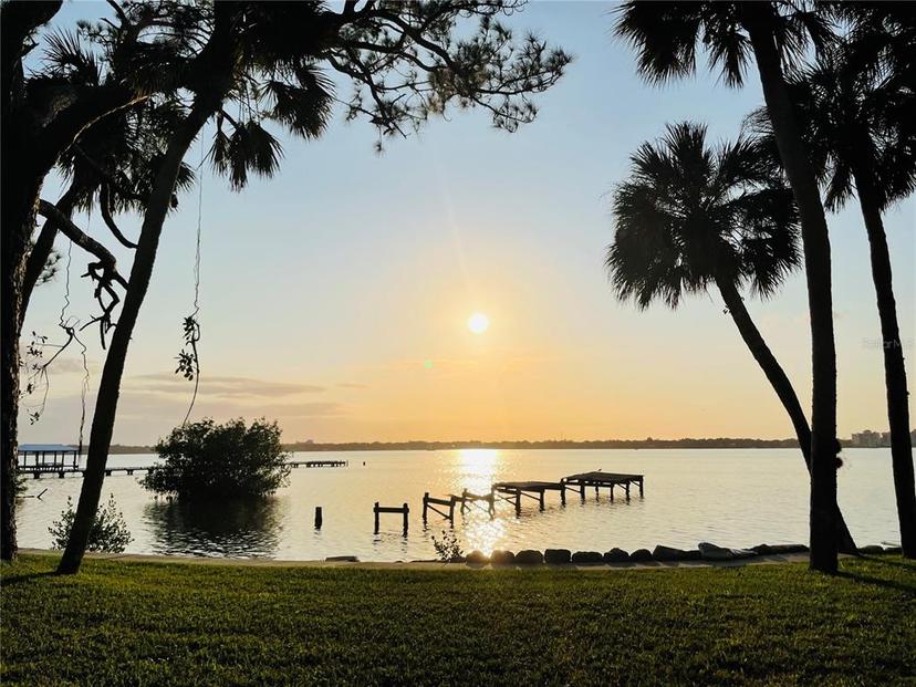 Picture of 327 S Tropical Trail, Merritt Island FL 32952