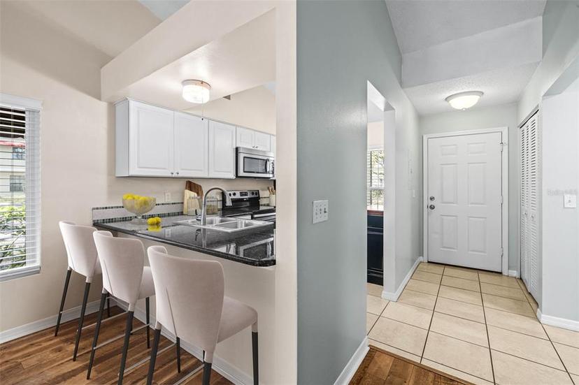 Picture of 8409 Laurelon Place Unit 8409, Temple Terrace FL 33637