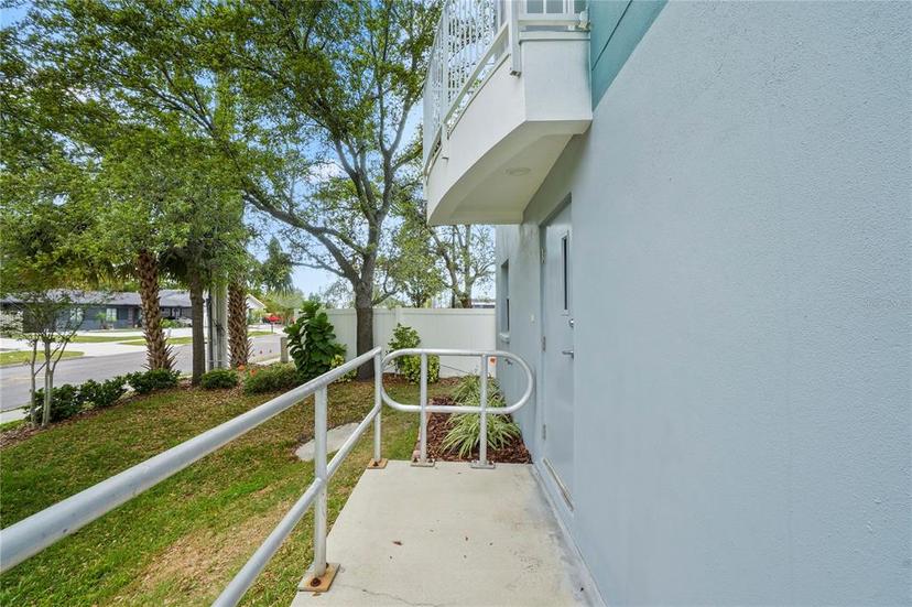 Picture of 3405 W Swann Avenue Unit 9, Tampa FL 33609