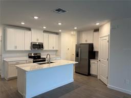Picture of 10578 Gable Dig Loop, San Antonio, FL 33576
