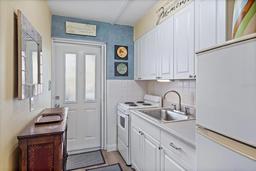 Picture of 2155 Wood Street Unit A20, Sarasota, FL 34237