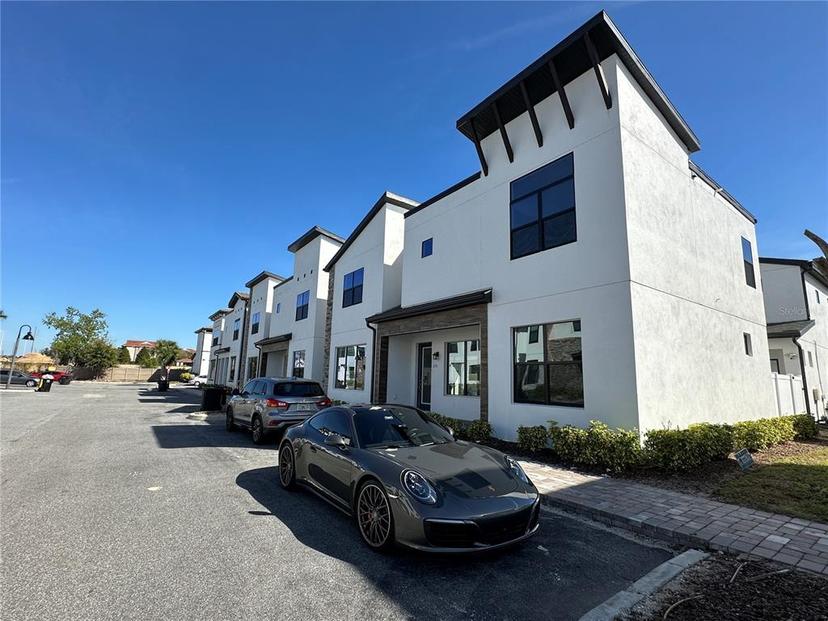Picture of 231 Villa Domani Circle Unit 59, Davenport FL 33896