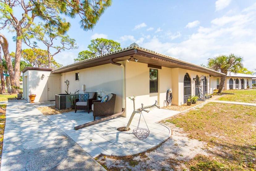 Picture of 411 S Oxford Drive Unit 411, Nokomis FL 34275