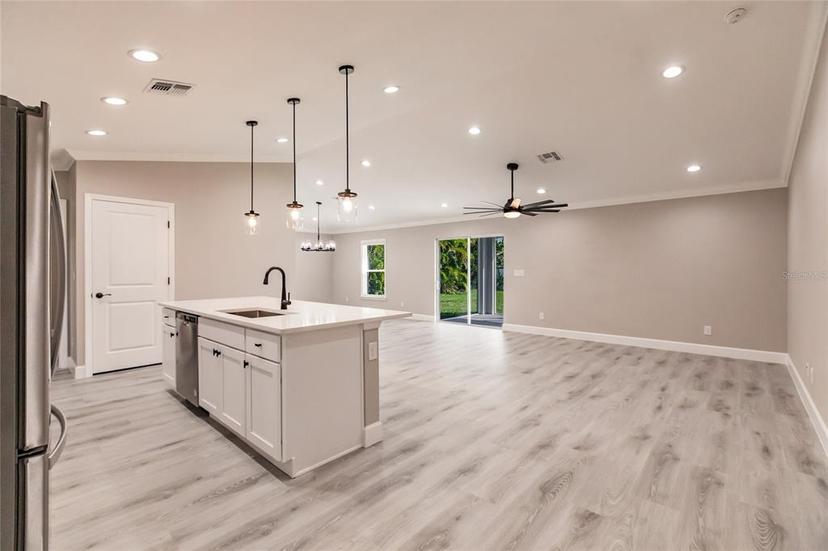 Picture of 914 SE 25Th Lane, Cape Coral FL 33904