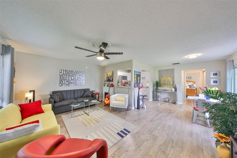 Picture of 401 Dorchester Place Unit 69, Sun City Center FL 33573
