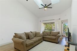 Picture of 2900 S Semoran Boulevard Unit 4, Orlando, FL 32822
