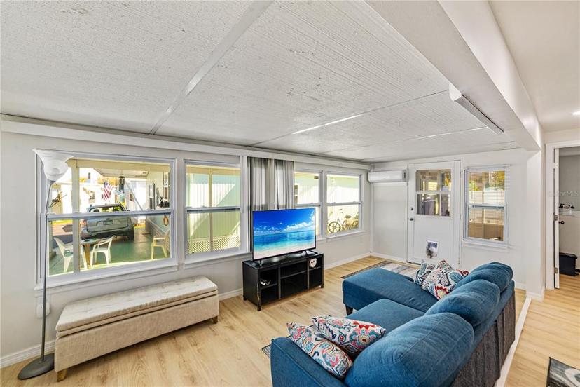 Picture of 4271 85Th Way N Unit 5, St Petersburg FL 33709