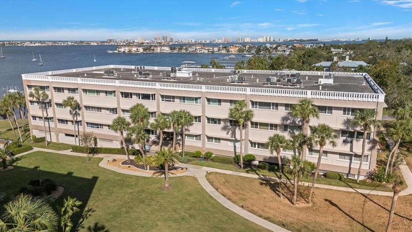 Picture of 100 Bluff View Drive Unit 309B, Belleair Bluffs FL 33770