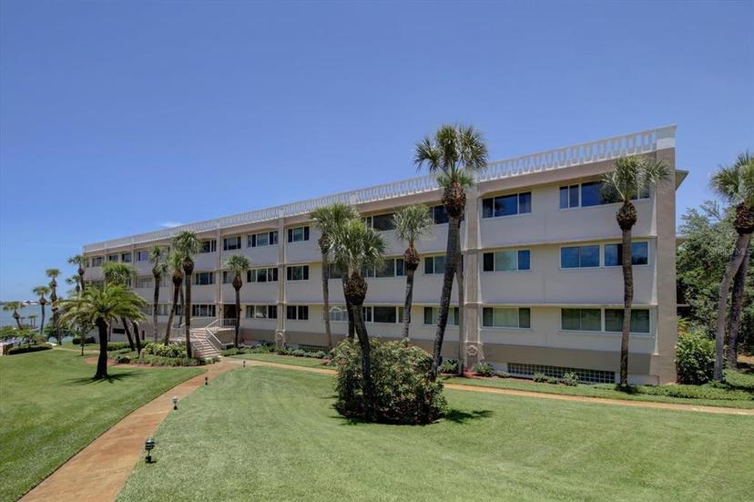 Picture of 100 Bluff View Drive Unit 309B, Belleair Bluffs FL 33770