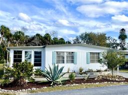 Picture of 617 Cervina Drive S, Venice, FL 34285
