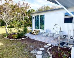 Picture of 617 Cervina Drive S, Venice, FL 34285