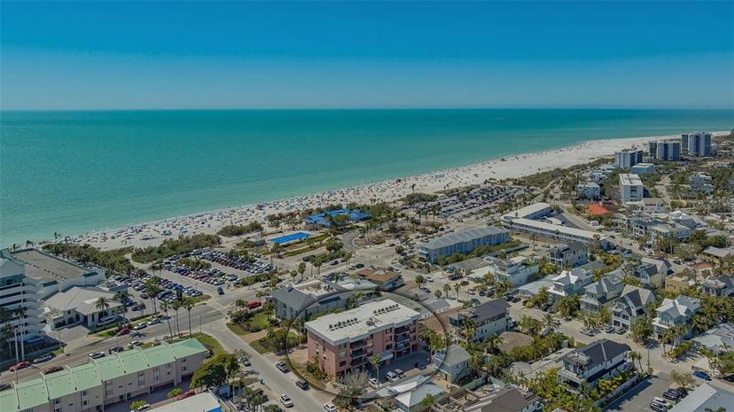 Picture of 131 Garfield Drive Unit 4D, Sarasota FL 34236