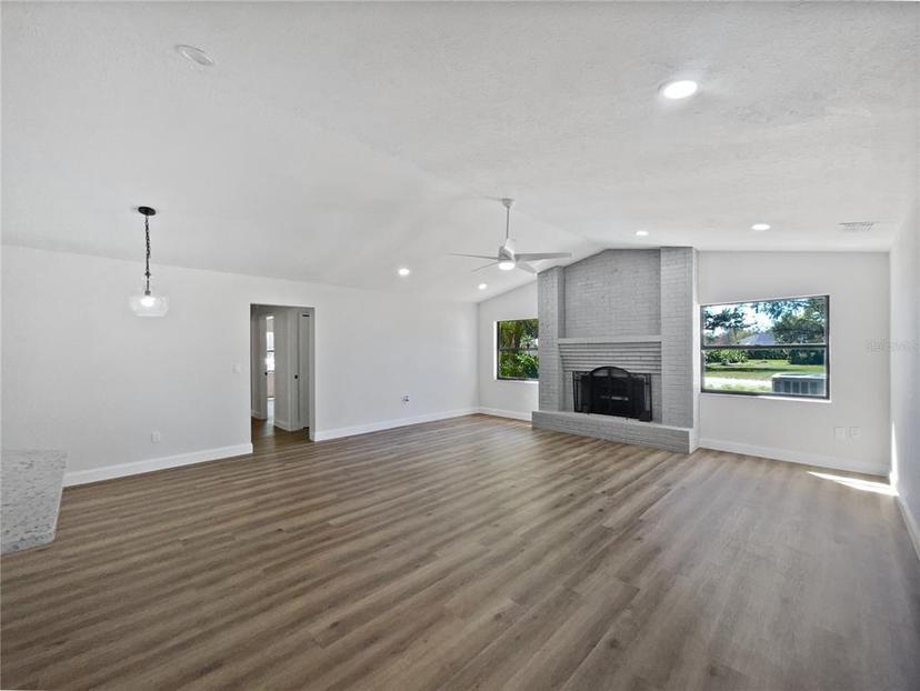 Picture of 3010 Pine Club Drive, Plant City FL 33566