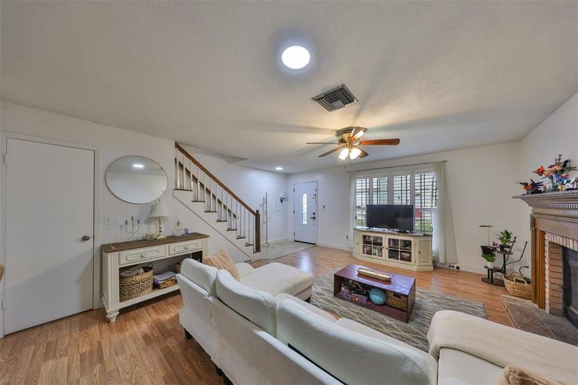 Picture of 1824 Mill Run Circle, Tampa FL 33613