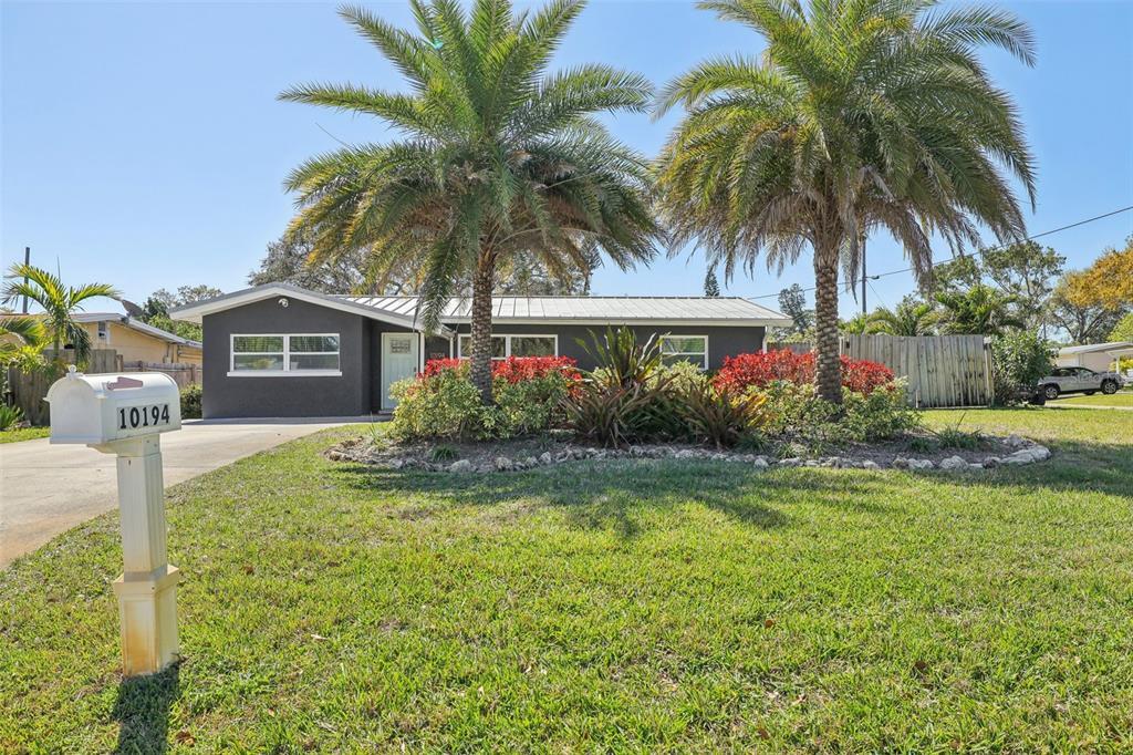 Picture of 10194 65Th Avenue N, Seminole, FL 33772