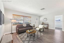 Picture of 10194 65Th Avenue N, Seminole, FL 33772