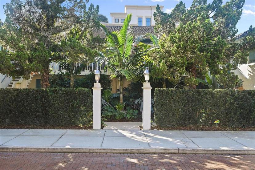 Picture of 101 S Interlachen Avenue Unit 104, Winter Park FL 32789