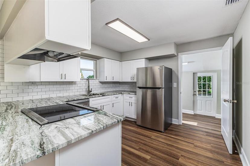 Picture of 8630 Mary Ivy Drive, Plant City FL 33567