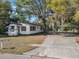 Picture of 1208 Bonaire Drive, Leesburg, FL 34748