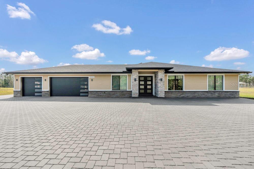 Picture of 12323 Sweet Hill Road, Polk City, FL 33868