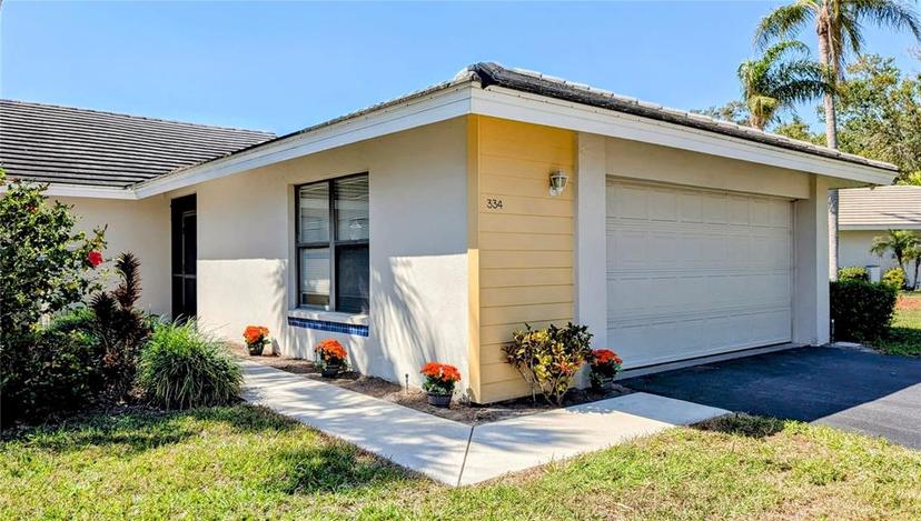 Picture of 334 Pembroke Lane S Unit 219, Venice FL 34293