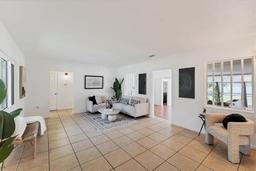 Picture of 436 Parkview Drive, Sarasota, FL 34243