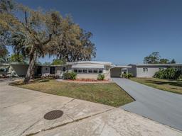 Picture of 103 Tamarisk Way, Leesburg, FL 34748