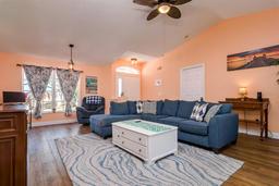Picture of 627 Kenneth Way, Tarpon Springs, FL 34689