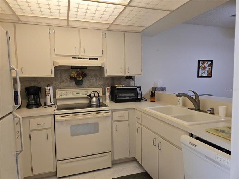 Picture of 100 E Kentucky Avenue Unit K103, Deland FL 32724