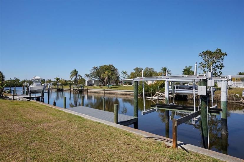 Picture of 125 Palmetto Circle Ne, Port Charlotte FL 33952