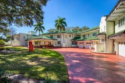 Picture of 802 Druid Road S, Clearwater, FL 33756