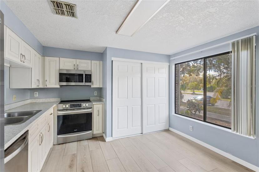 Picture of 4907 Silver Oaks Village Unit D, Orlando FL 32808