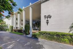 Picture of 50 Harbor View Lane Unit 21, Belleair Bluffs, FL 33770