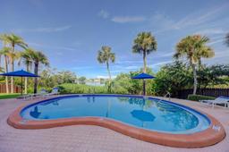 Picture of 50 Harbor View Lane Unit 21, Belleair Bluffs, FL 33770
