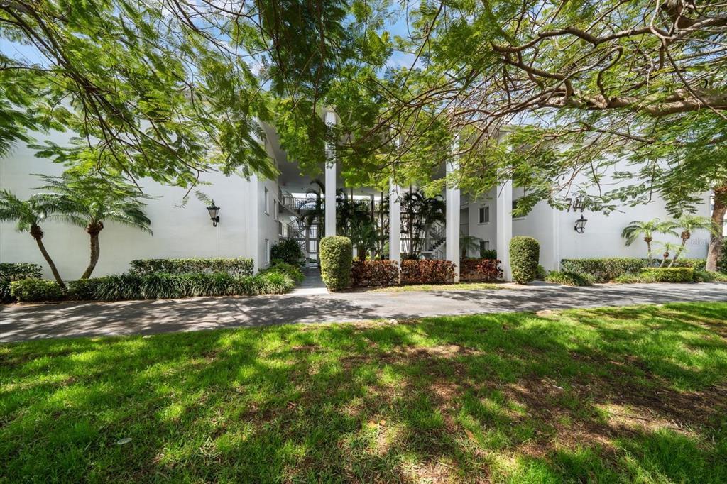 Picture of 50 Harbor View Lane Unit 21, Belleair Bluffs, FL 33770