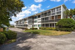 Picture of 50 Harbor View Lane Unit 21, Belleair Bluffs, FL 33770